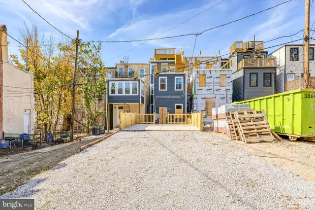 a view of multiple building