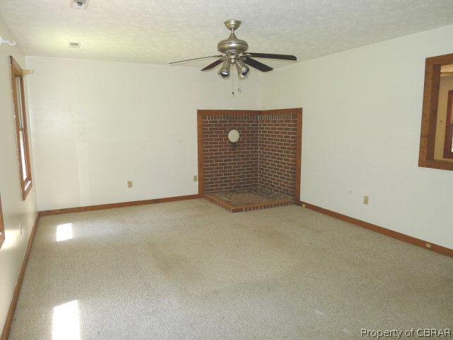 8673 Tanyard Landing Road Gloucester, VA 23061 - Photo 3 of 11