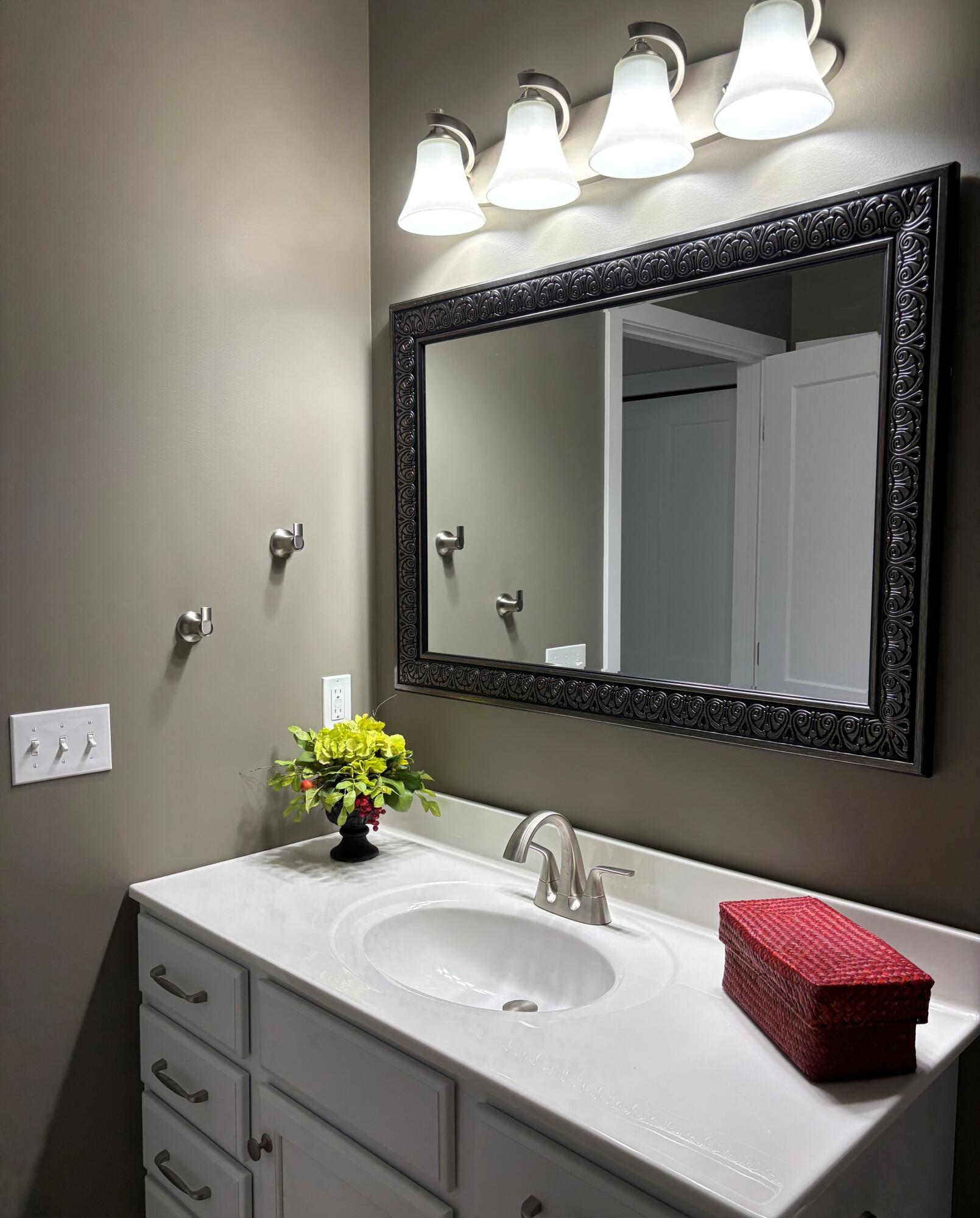 413 Coventry Road Battle Creek, MI 49015 - Photo 15 of 17 primary bath 2