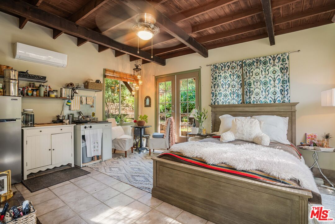 21330 Encina Road Topanga, CA 90290 - Photo 19 of 30 Gallery Image 19