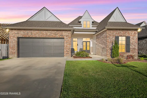 $2,900 | 316 Sweet Harvest Road, Youngsville, LA 70592