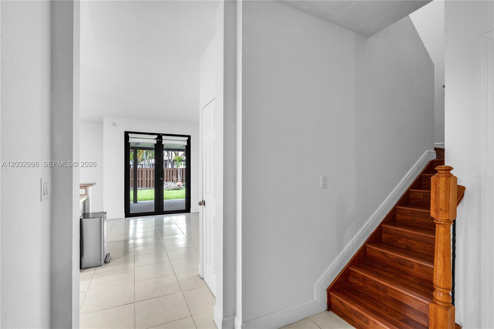 9925 Northwest 10th Street Miami, FL 33172 - Photo 4 of 51