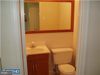 325 South Warminster Road, Unit B2 Hatboro, PA 19040 - Photo 5 of 8 Bathroom