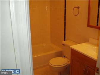 325 South Warminster Road, Unit B2 Hatboro, PA 19040 - Photo 8 of 8 Bathroom