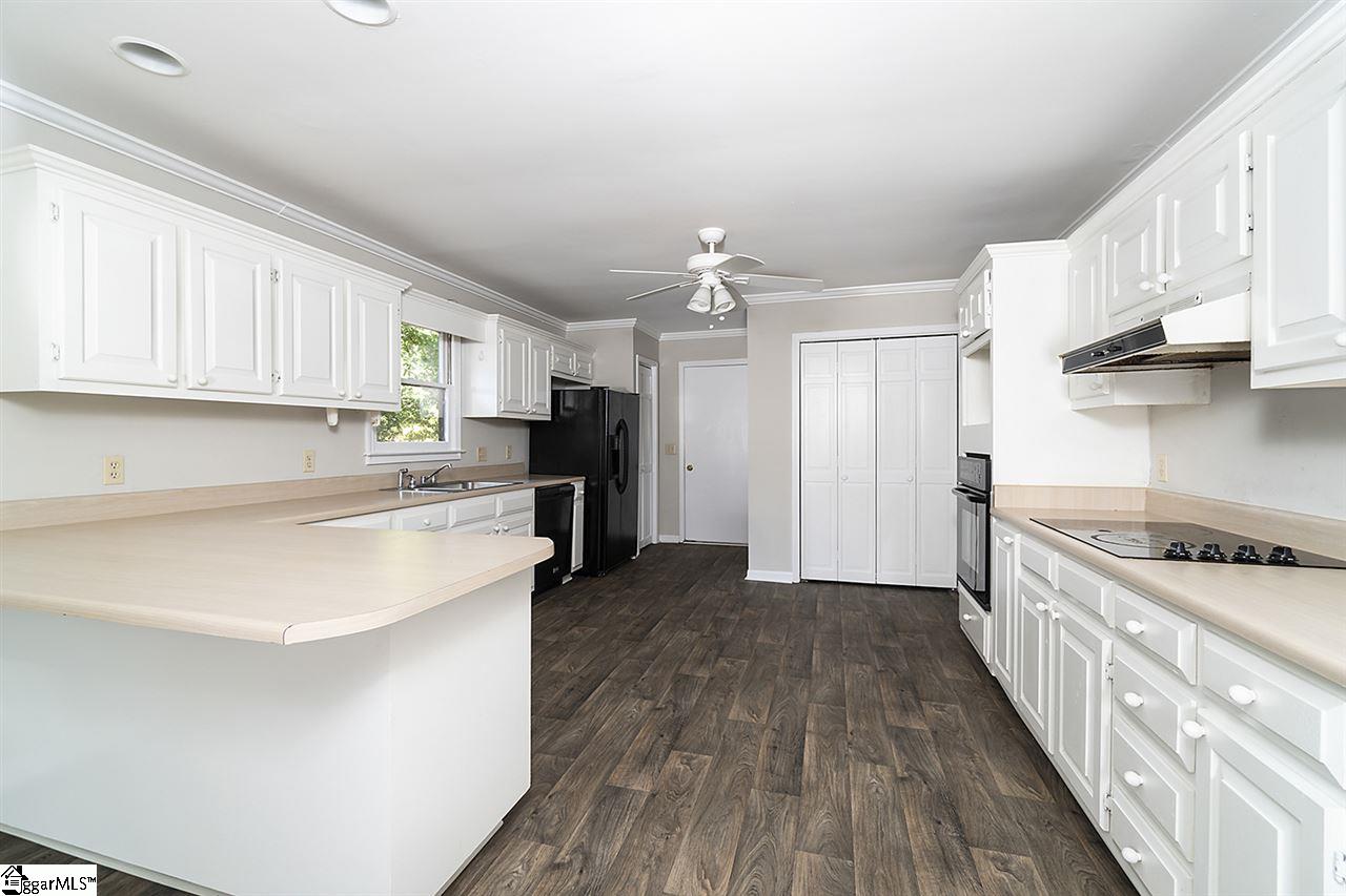 1113 Roper Mountain Road Greenville, SC 29615 - Photo 12 of 25