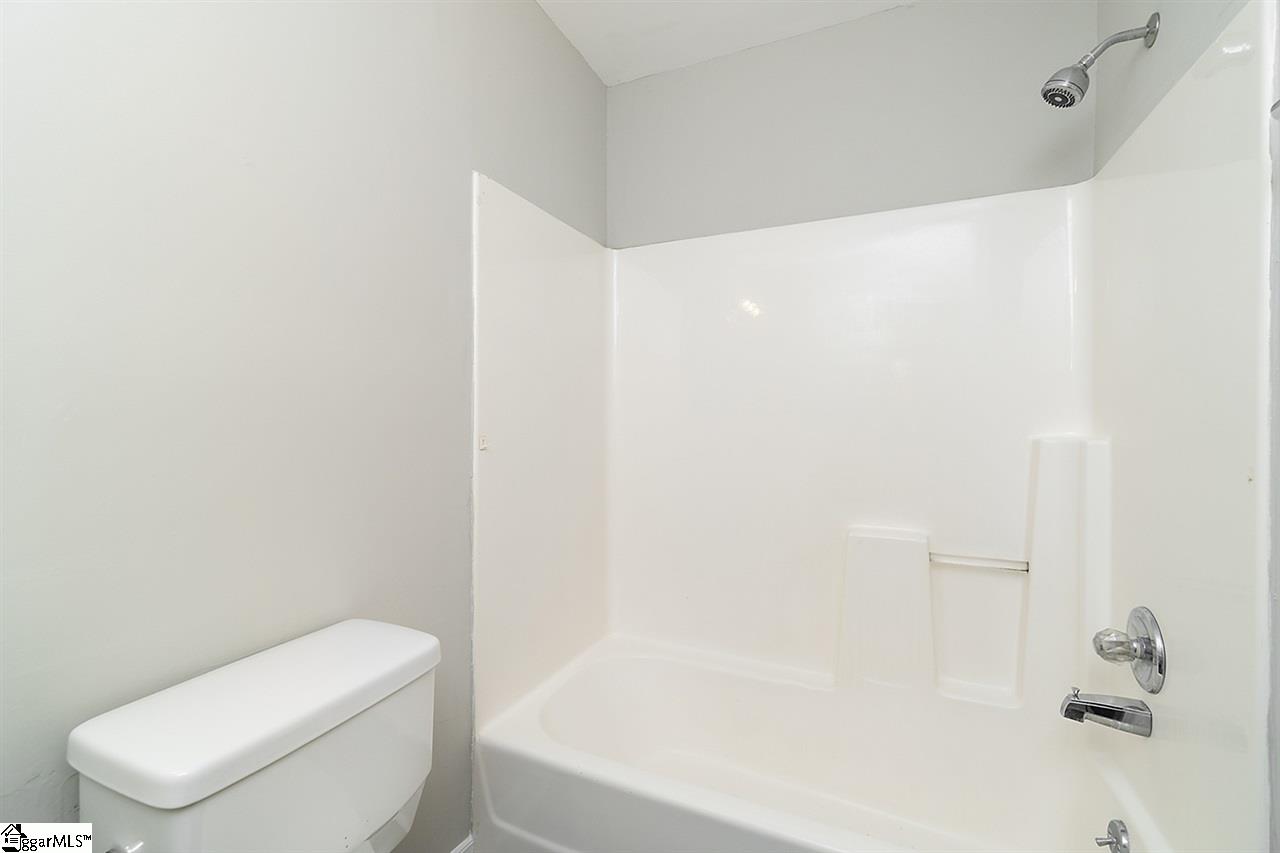 1113 Roper Mountain Road Greenville, SC 29615 - Photo 18 of 25