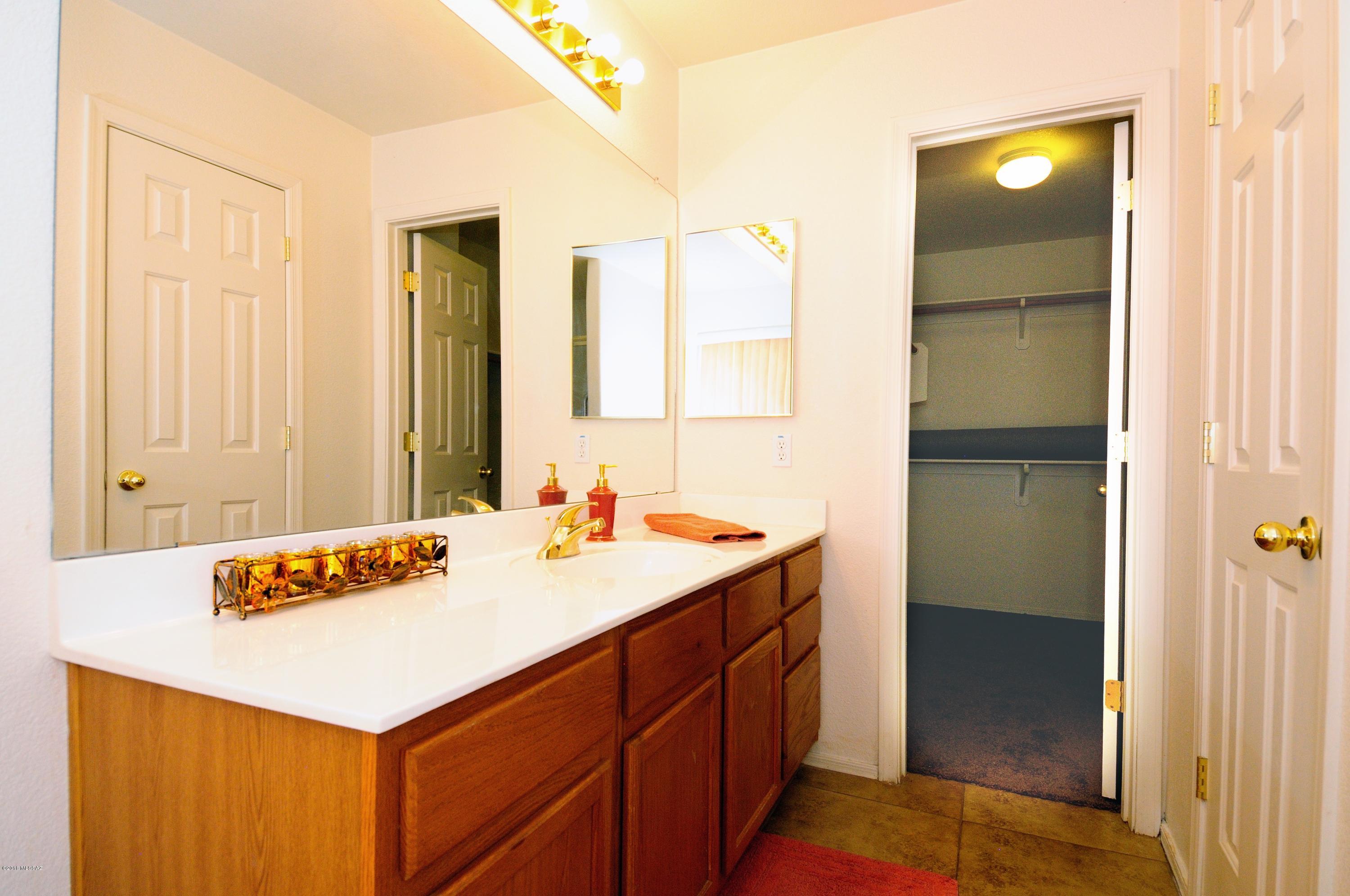 2676 North Splitwood Avenue Tucson, AZ 85745 - Photo 15 of 20