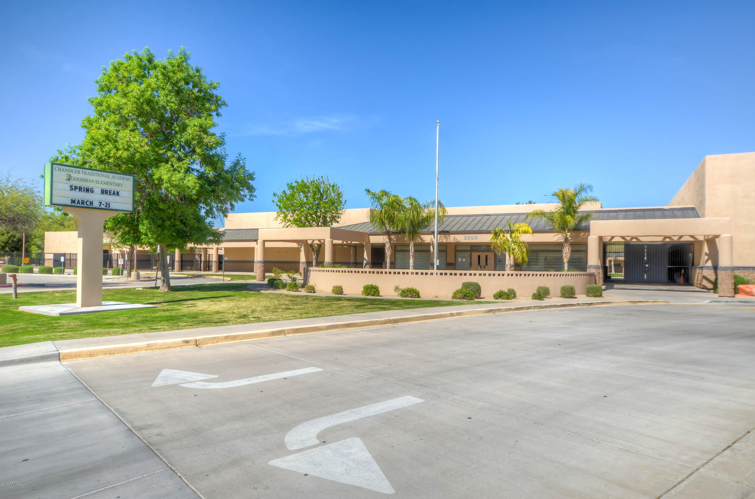1433 North Woodside Road Chandler, AZ 85224 - Photo 70 of 70 a front view of a building with garden