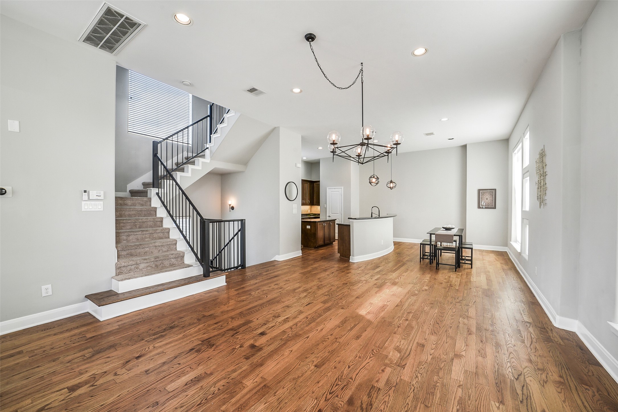 904 Roy Street Houston, TX 77007 - Photo 4 of 32