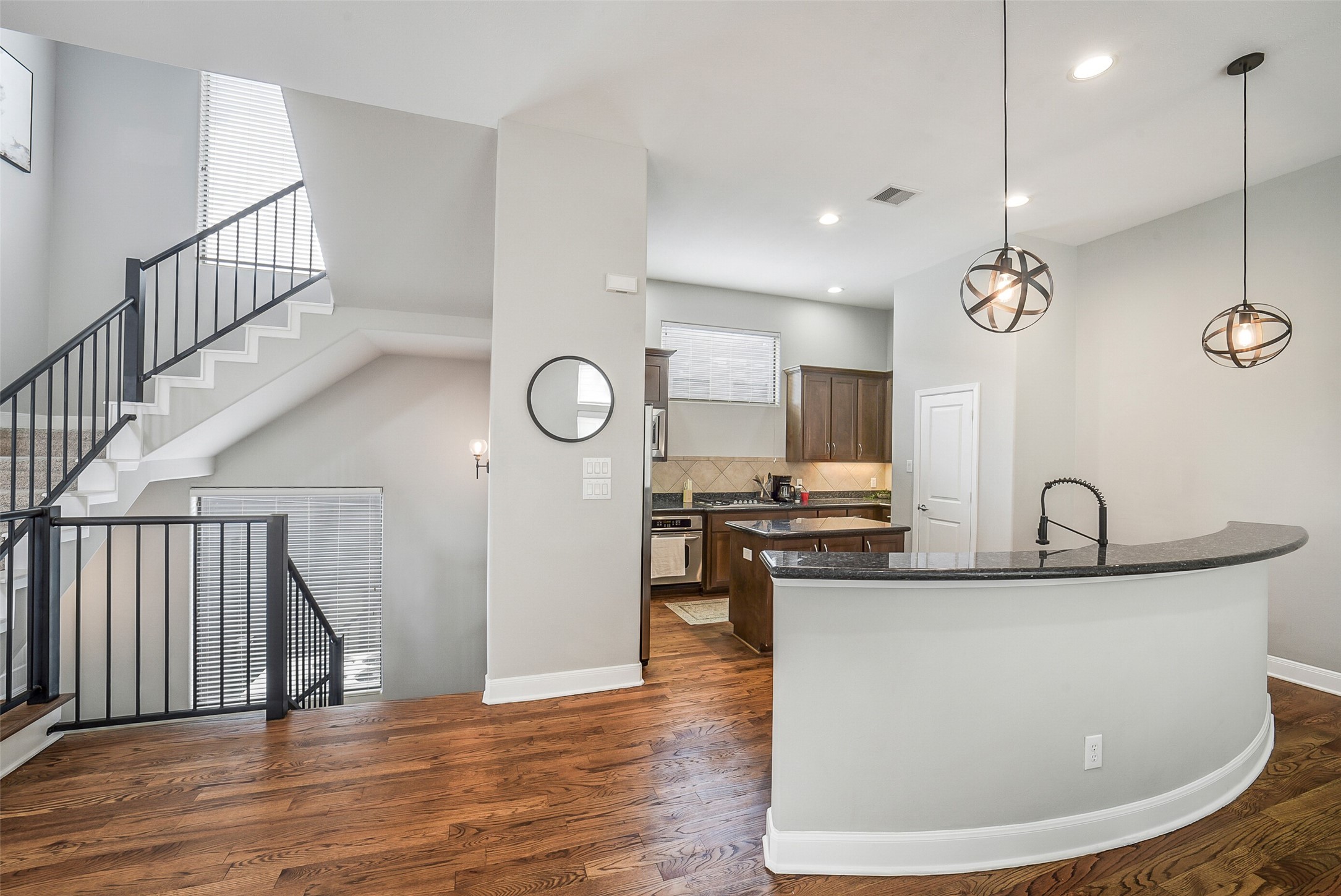 904 Roy Street Houston, TX 77007 - Photo 5 of 32