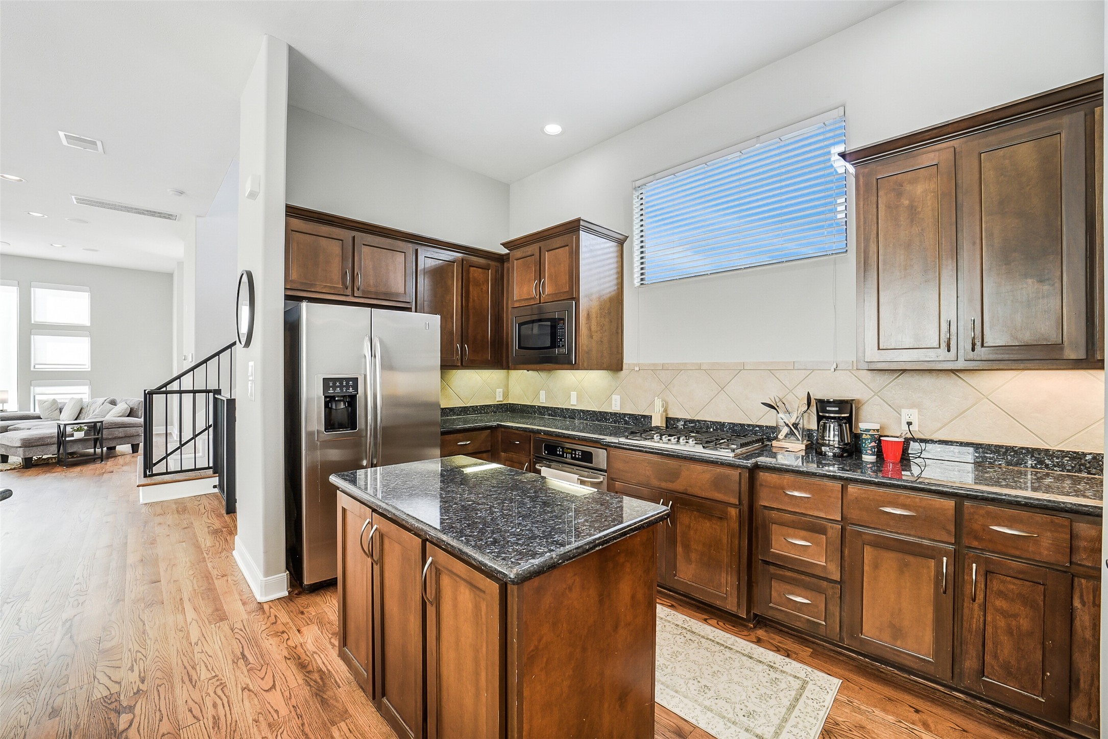 904 Roy Street Houston, TX 77007 - Photo 7 of 32