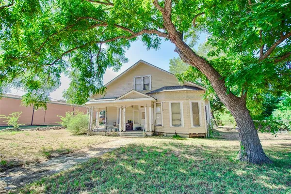 $89,999 | 216 Fortune Street, Marlin, TX 76661