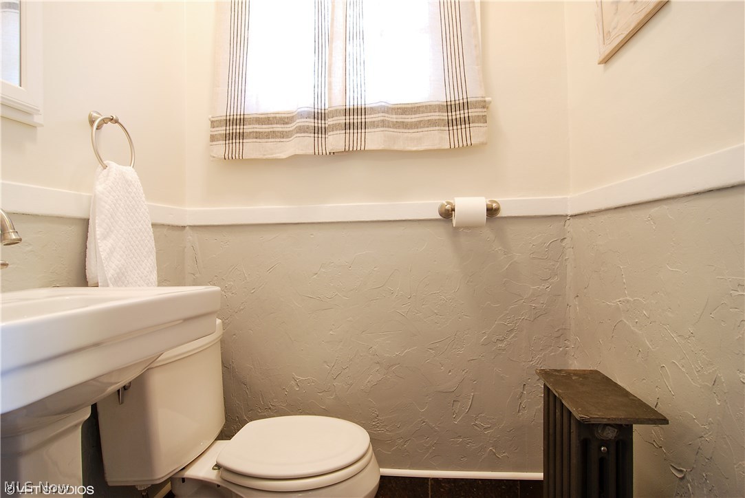 3164 Yorkshire Road Cleveland, OH 44118 - Photo 18 of 20 Gallery Image 18