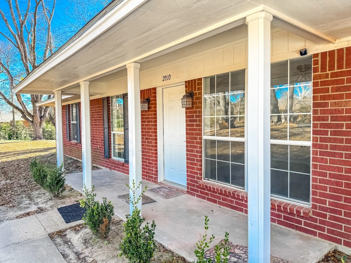 2010 Salt Works Road Palestine, TX 75803 - Photo 2 of 23 a front view of a house with a yard
