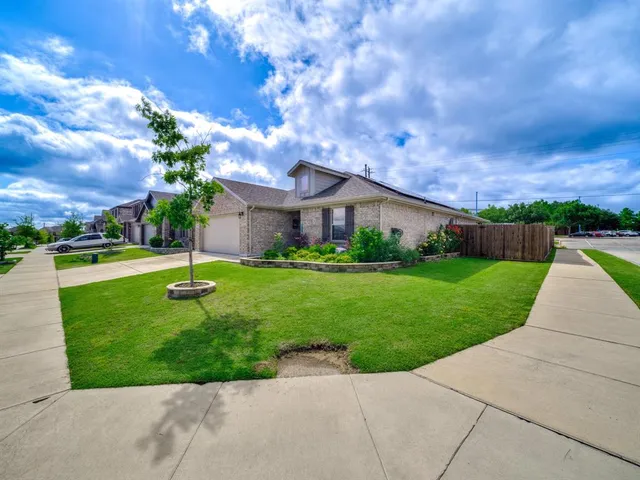 $355,000 | 2400 Briarhurst Court, Denton, TX 76207