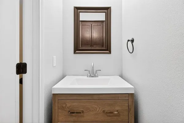 $2,695 | 4018 Puget Sound Drive, Corpus Christi, TX 78410