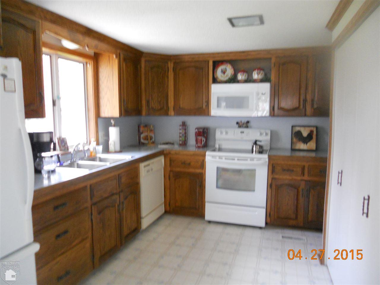 4025 Krafft Road Fort Gratiot, MI 48059 - Photo 7 of 14 31239788-6.JPG