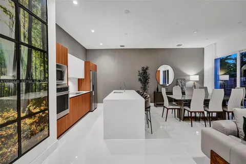 $1,050,000 | 1801 Northeast 13th Street, Unit 1829, Fort Lauderdale, FL 33304