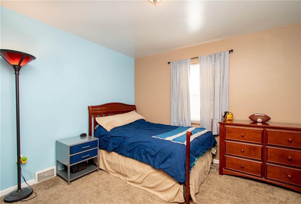 627 Virginia Avenue Rochester, PA 15074 - Photo 8 of 17 2nd Bedroom is a nice size too.