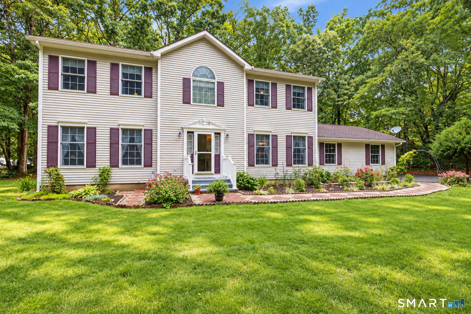 17 Dean Road East Lyme, CT 06333 - Photo 1 of 32 Gallery Image 1