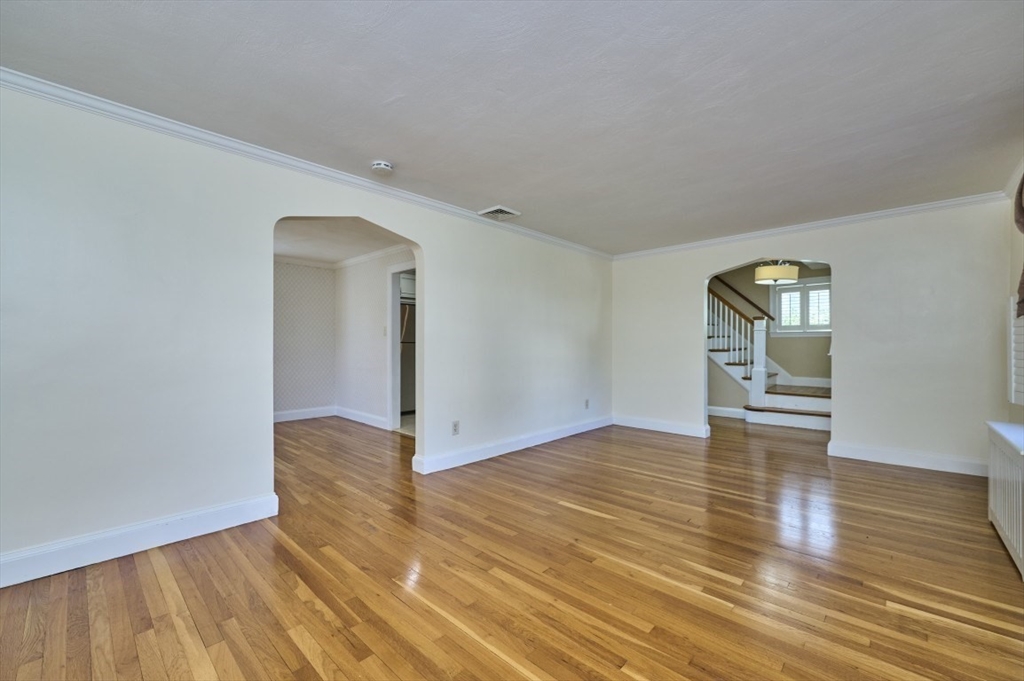 77 Prentice Street Waltham, MA 02451 - Photo 3 of 21 Gallery Image 3