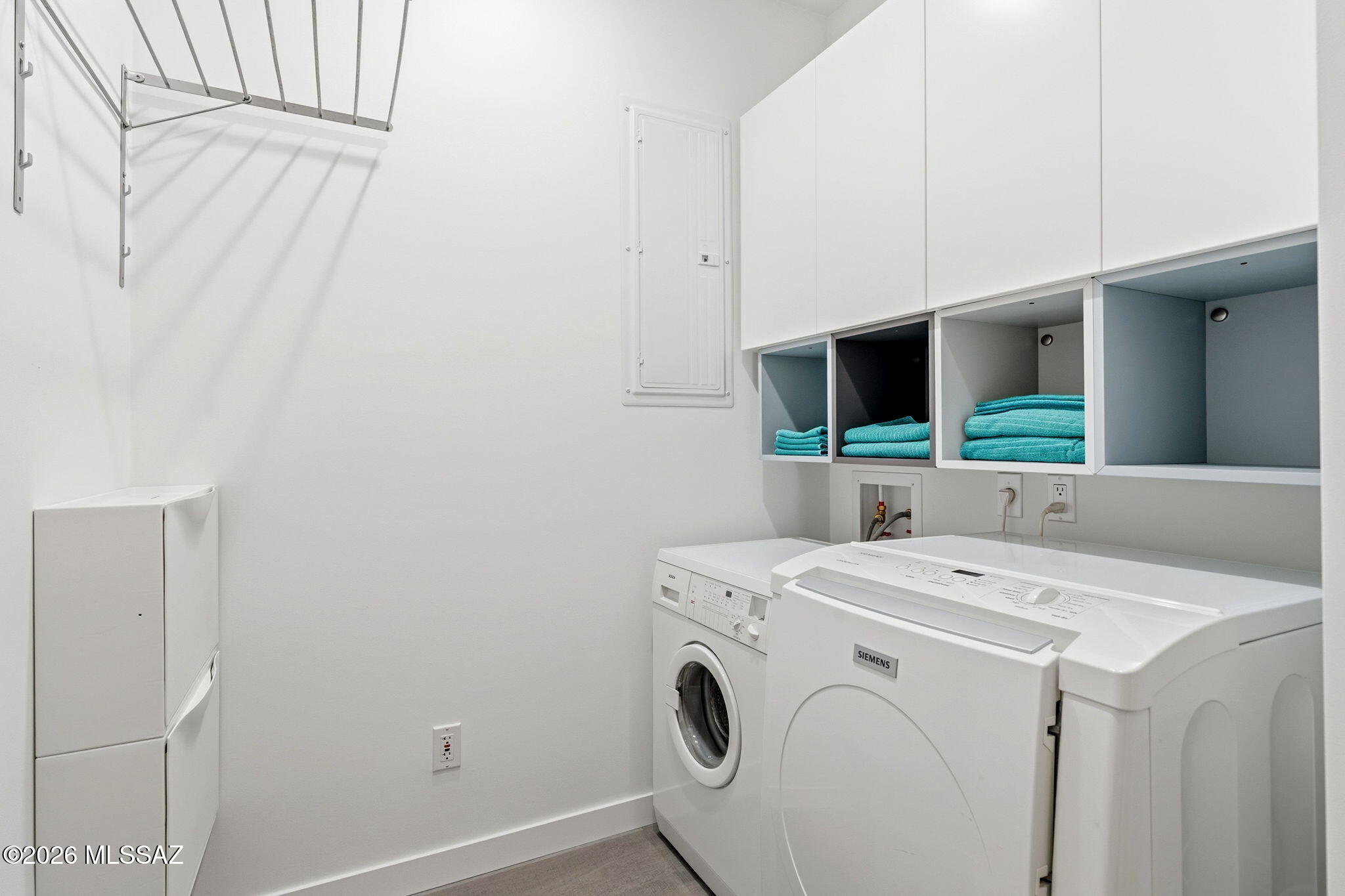5070 North Valley View Road Tucson, AZ 85718 - Photo 39 of 51 a utility room with dryer and washer