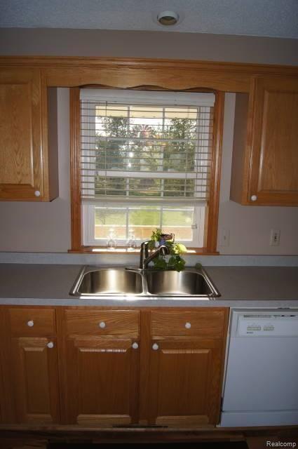 3970 Skinner Lake Road Lapeer, MI 48446 - Photo 9 of 36 DSC06910.JPG