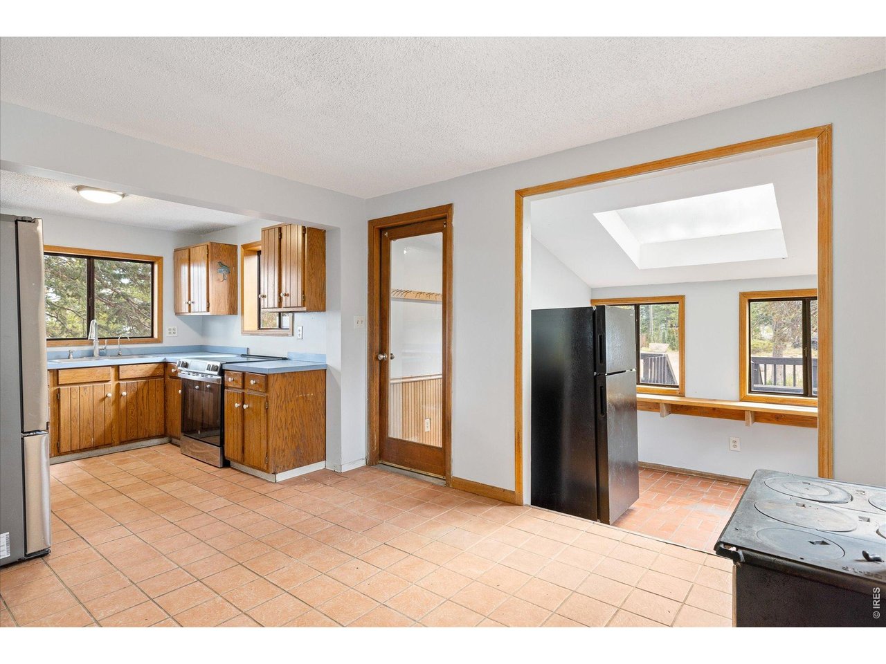 213 Signal Rock Road Golden, CO 80403 - Photo 9 of 38 Gallery Image 9