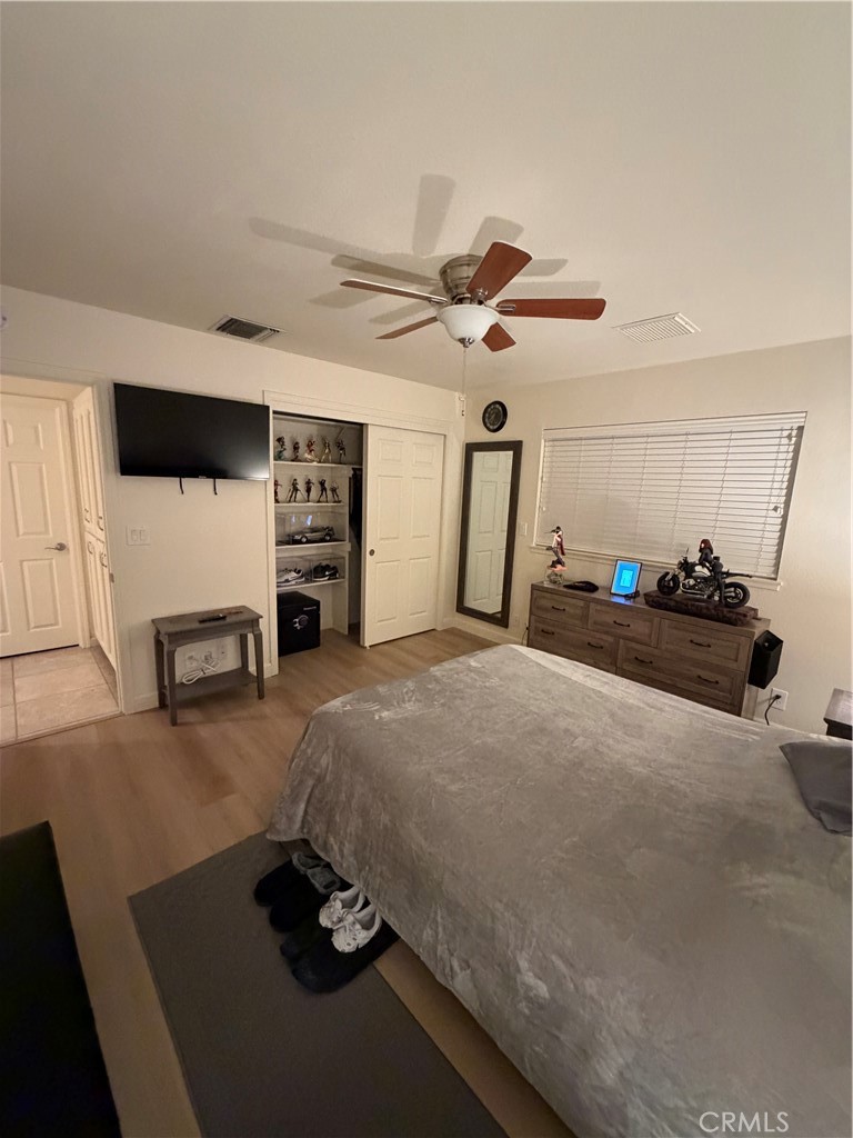 209 Kimberly Lane Ridgecrest, CA 93555 - Photo 30 of 62 a living room with furniture and a flat screen tv