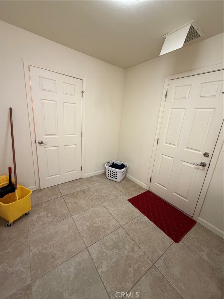 209 Kimberly Lane Ridgecrest, CA 93555 - Photo 60 of 62 a view of room with walk in closet