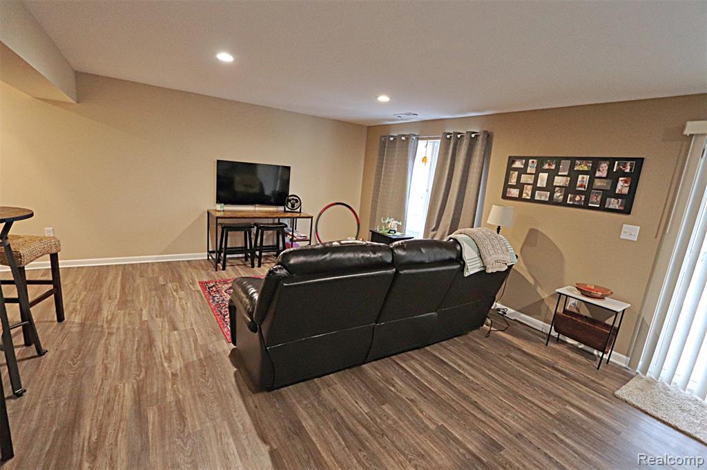 10139 Ridge Run Street, Unit 9 Howell, MI 48855 - Photo 33 of 46 Gallery Image 33
