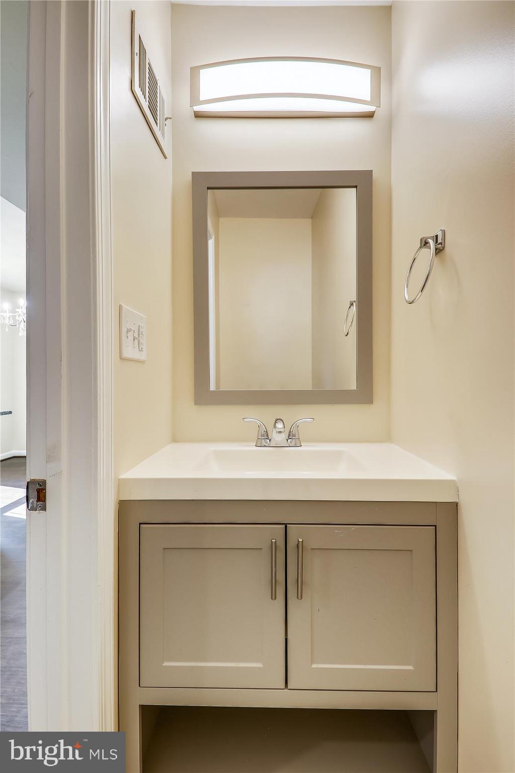 1706 Norton Road Hyattsville, MD 20783 - Photo 13 of 34 Powder Room