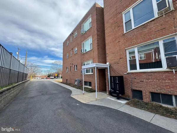 $2,100 | 500 South Courthouse Road, Unit 4, Arlington, VA 22204