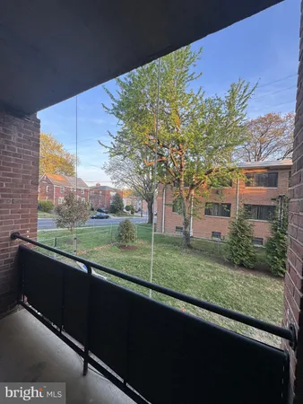 $2,100 | 500 South Courthouse Road, Unit 4, Arlington, VA 22204