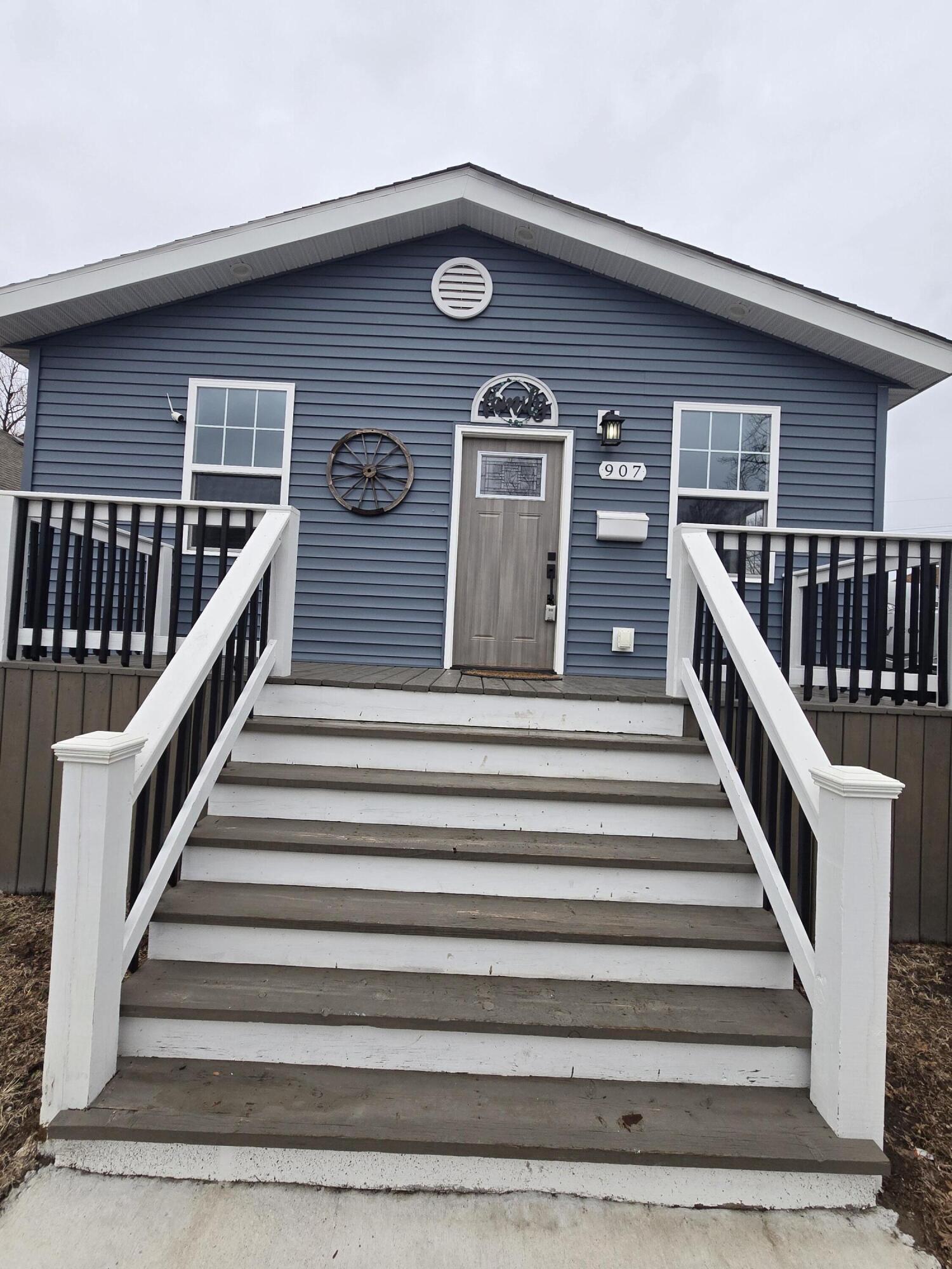 907 Carroll Street Hammond, IN 46320 - Photo 1 of 19 1500x2000