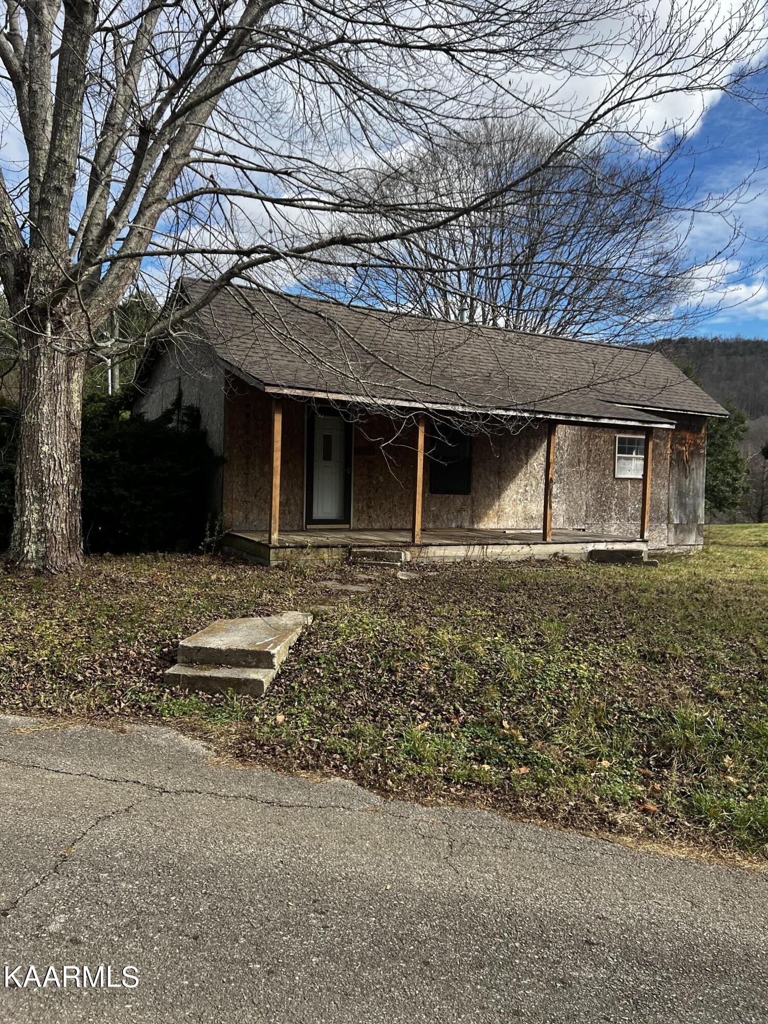 136 Hawkins Road Rocky Top, TN 37769 - Photo 10 of 16 Gallery Image 10
