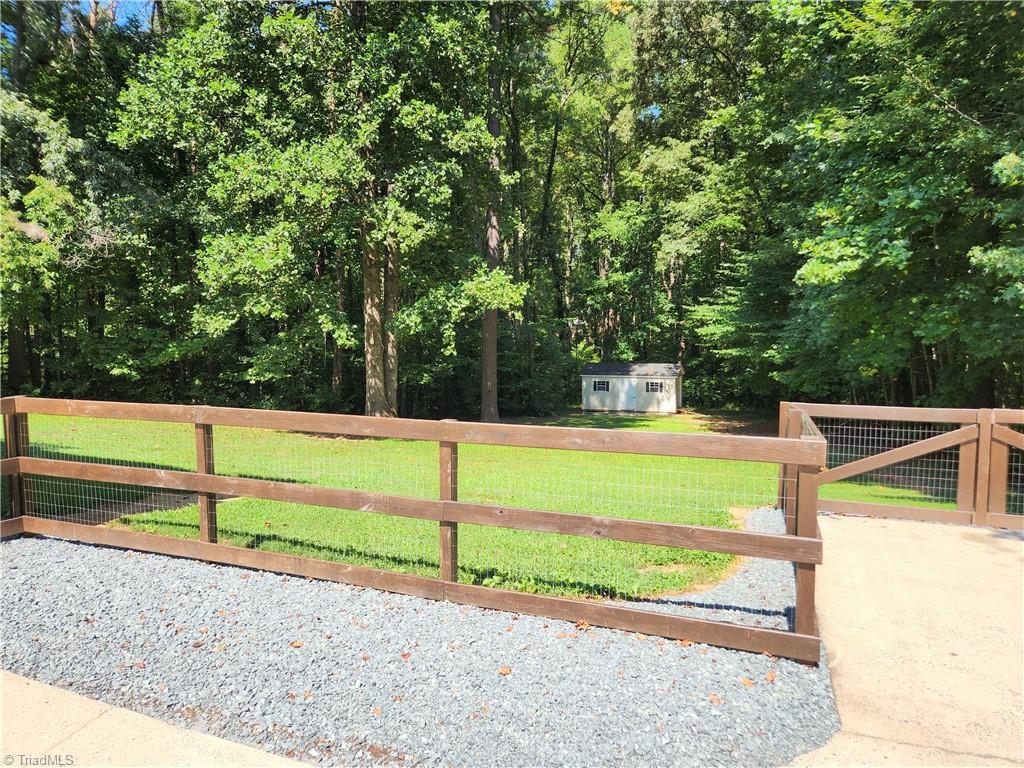 7935 Rte 2156 Walnut Cove, NC 27052 - Photo 4 of 34 Gallery Image 4