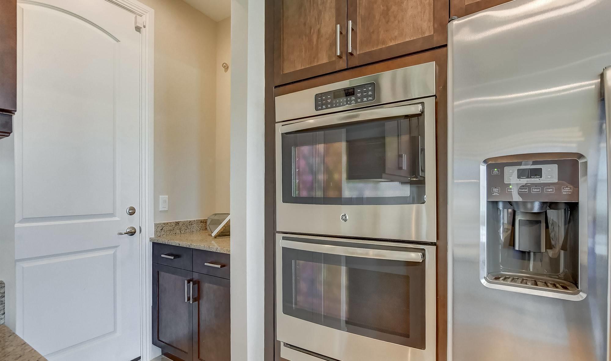 boca-dunes-fullerton-ii-kitchen-7.png
