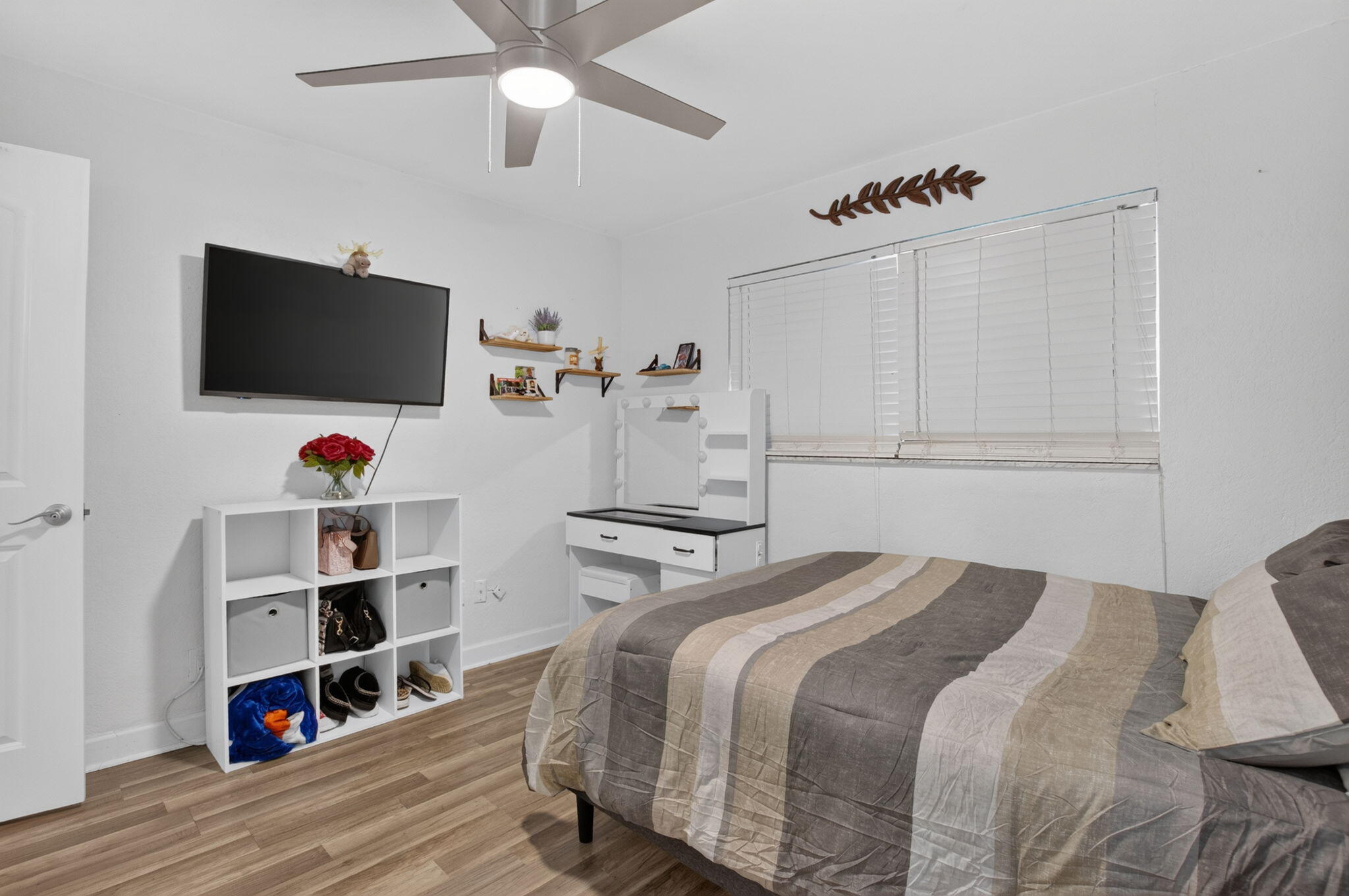 6521 Woodbury Road Boca Raton, FL 33433 - Photo 22 of 62 22-web-or-mls-DSC_2013