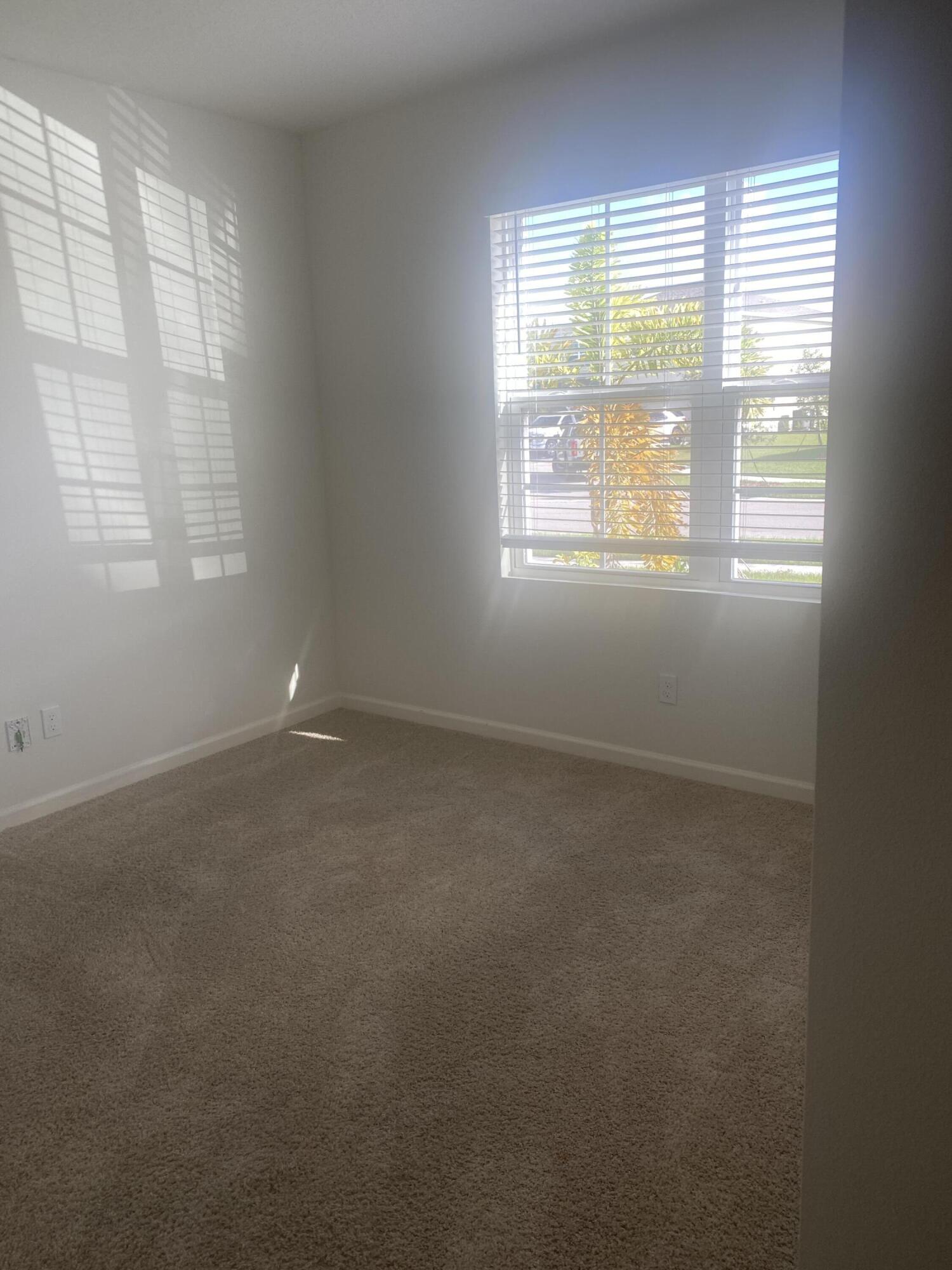 3309 Trinity Circle Fort Pierce, FL 34945 - Photo 4 of 12 2022-10-30 16.29.06