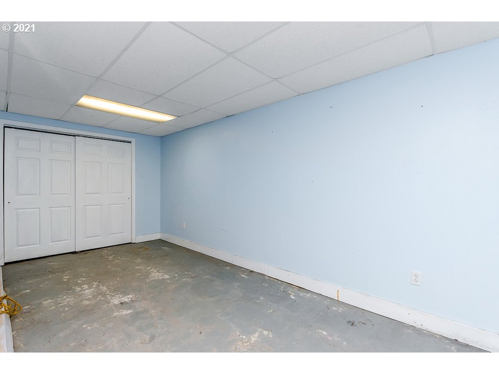 701 Southeast Hogan Road Gresham, OR 97080 - Photo 19 of 30 Gallery Image 19
