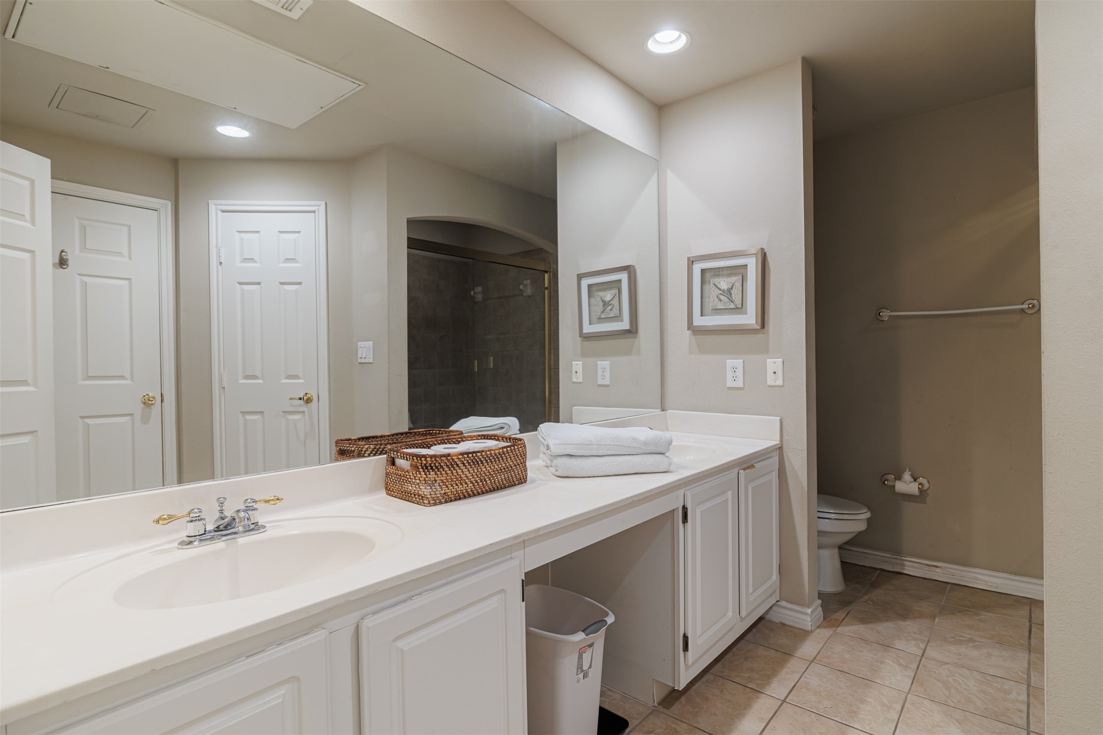 2400 McCue Road, Unit 360 Houston, TX 77056 - Photo 8 of 24