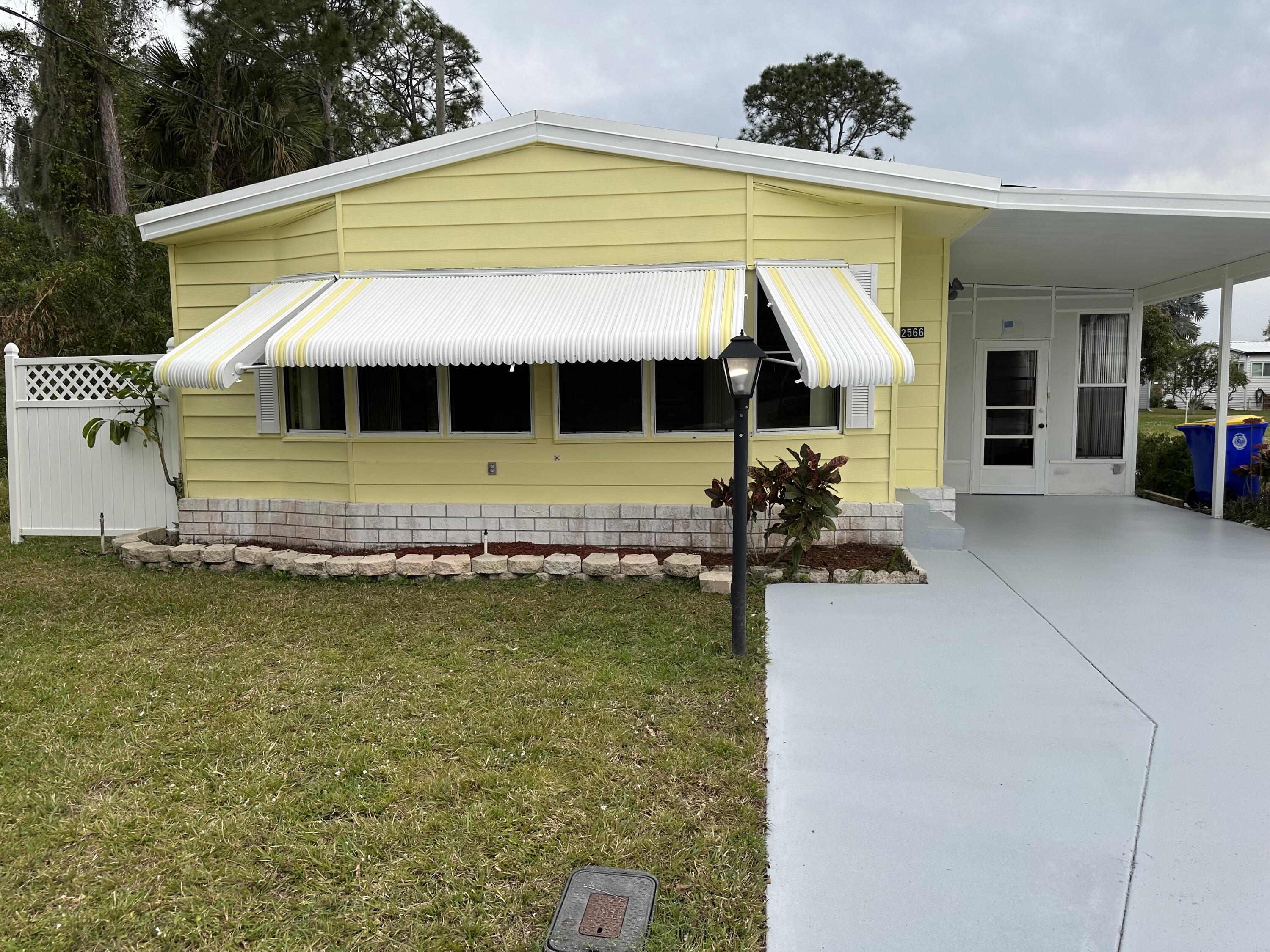 2566 Southwest Pontiac Place Stuart, FL 34997 - Photo 17 of 40 IMG_2159