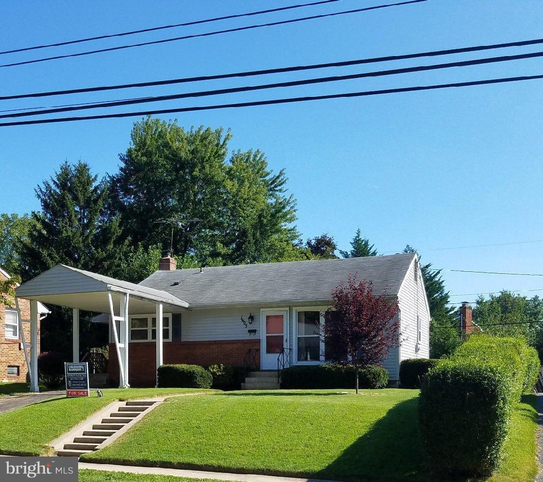 1605 West 7th Street Frederick, MD 21702 - Photo 1 of 19 a view of a house with a garden