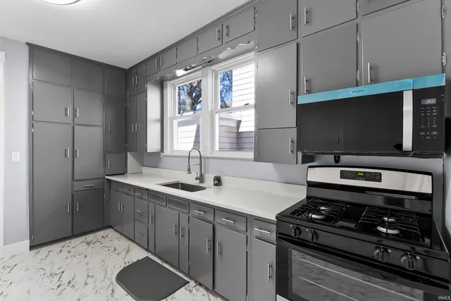 $174,900 | 2317 North Clinton Street, Fort Wayne, IN 46805