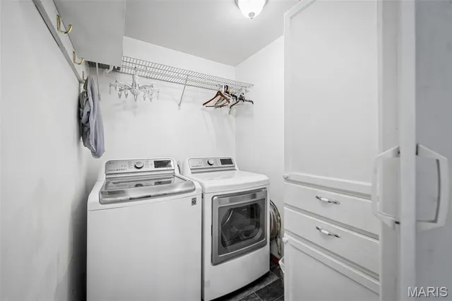 $264,900 | 1975 Ridgeway Drive, Arnold, MO 63010