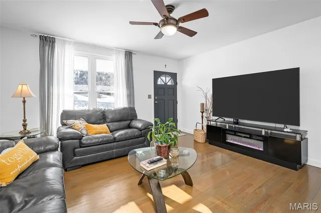 $264,900 | 1975 Ridgeway Drive, Arnold, MO 63010