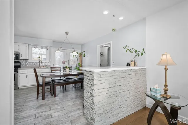 $264,900 | 1975 Ridgeway Drive, Arnold, MO 63010