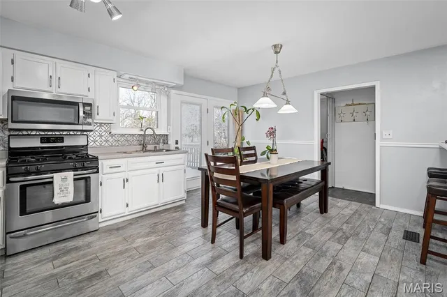 $264,900 | 1975 Ridgeway Drive, Arnold, MO 63010