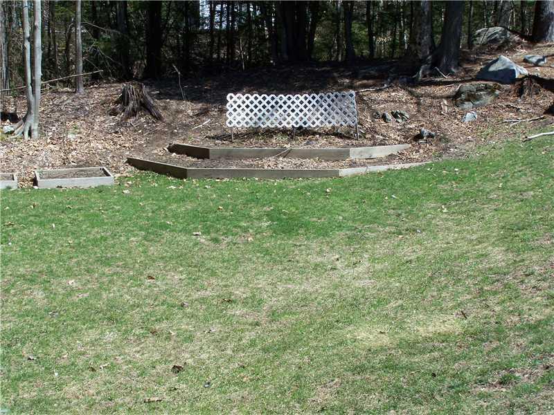 27 Stonebrook Road Windham, ME 04062 - Photo 32 of 35 Yard/Garden.